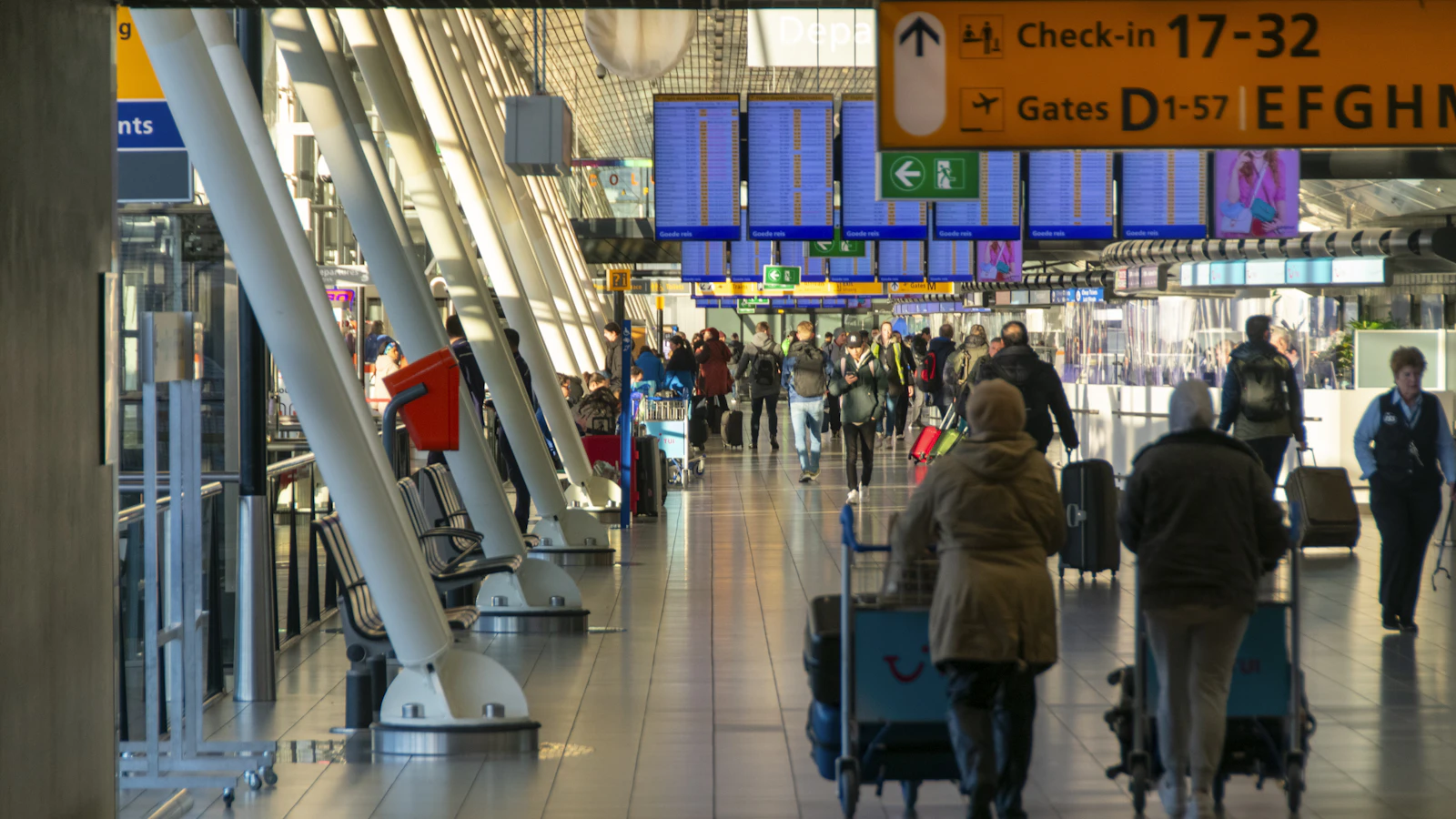 Bestemming van Taxi Vinkeveen Schiphol: de vertrekhal